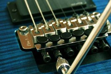 Услуга полная отстройка электрогитары (Floyd Rose)